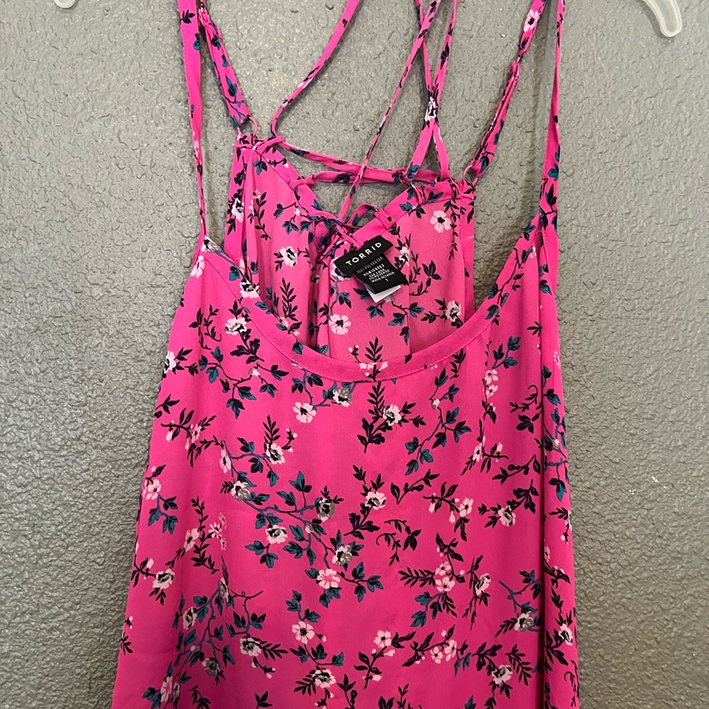 Strappy tank top pink with flowers Torrid size 1